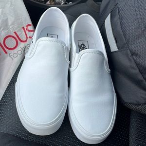BRAND NEW! Plain Canvas Vans, only wore once.